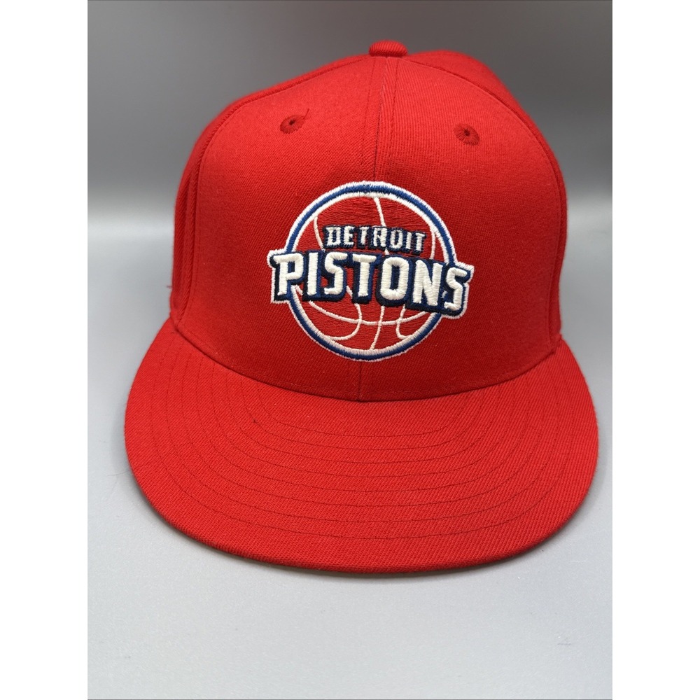 NBA Hat Cap Flat Brim Ball Wool 210 Fitted Adidas  Detroit Pistons 7 1/4- 7 5/8